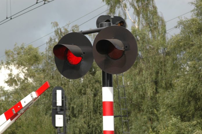 level-crossing-gdecdf38fa_1280