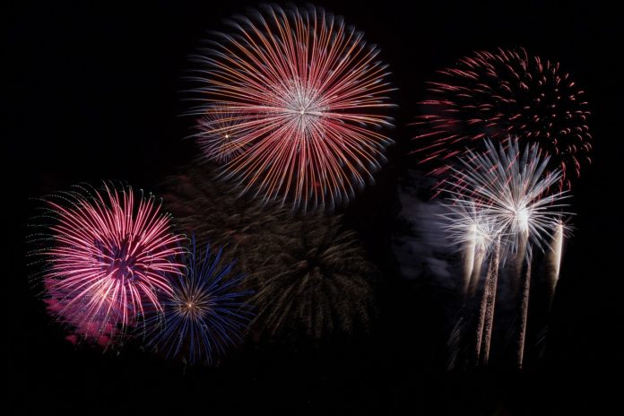 fireworks-g3634d59db_1280